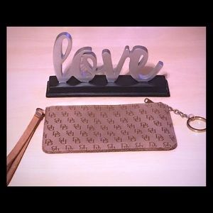 Dooney & Bourke wristlet